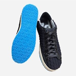 P448 John ESB Black Honeycomb Sneakers Womens Size 9